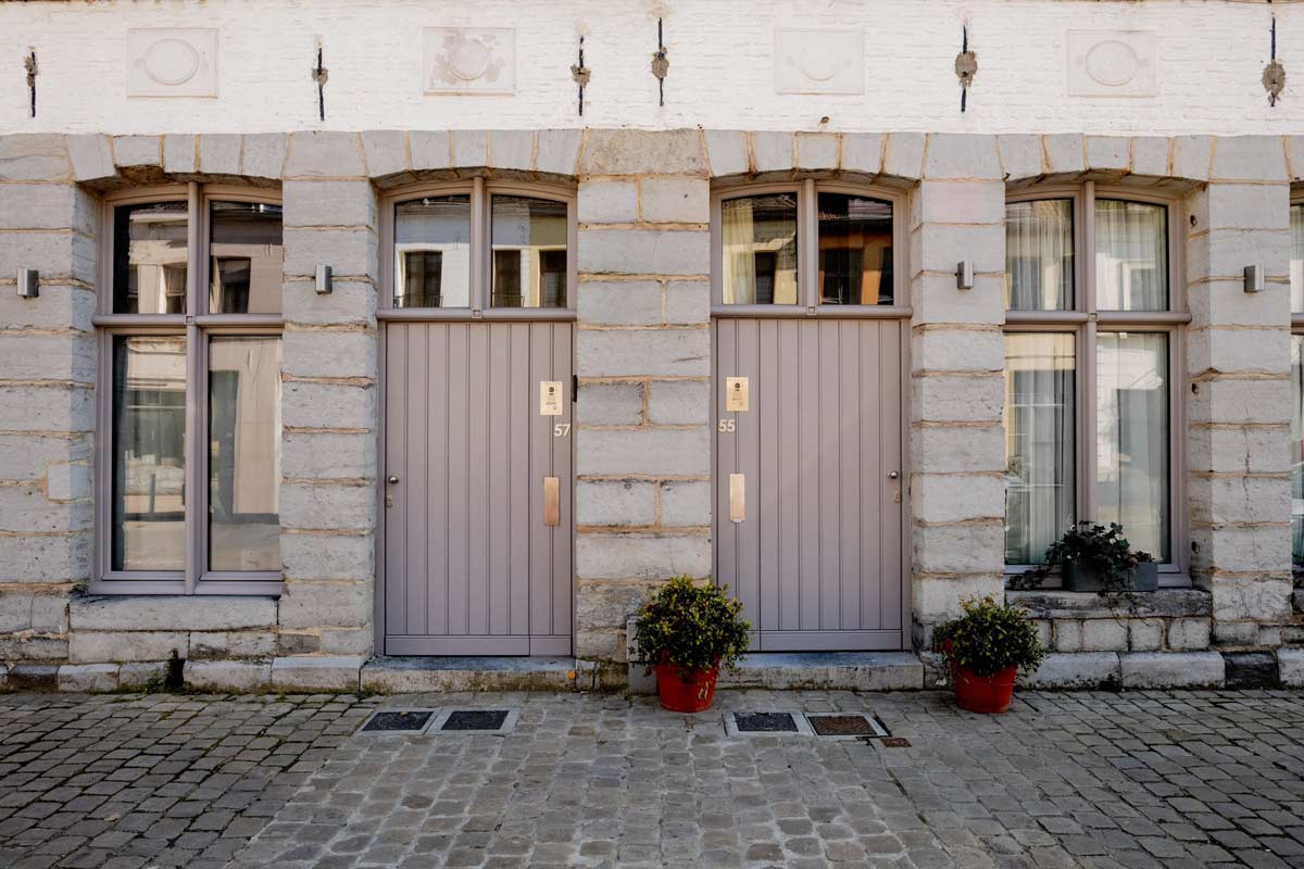 Châssis en bois Méranti avec croisé tournaisien.